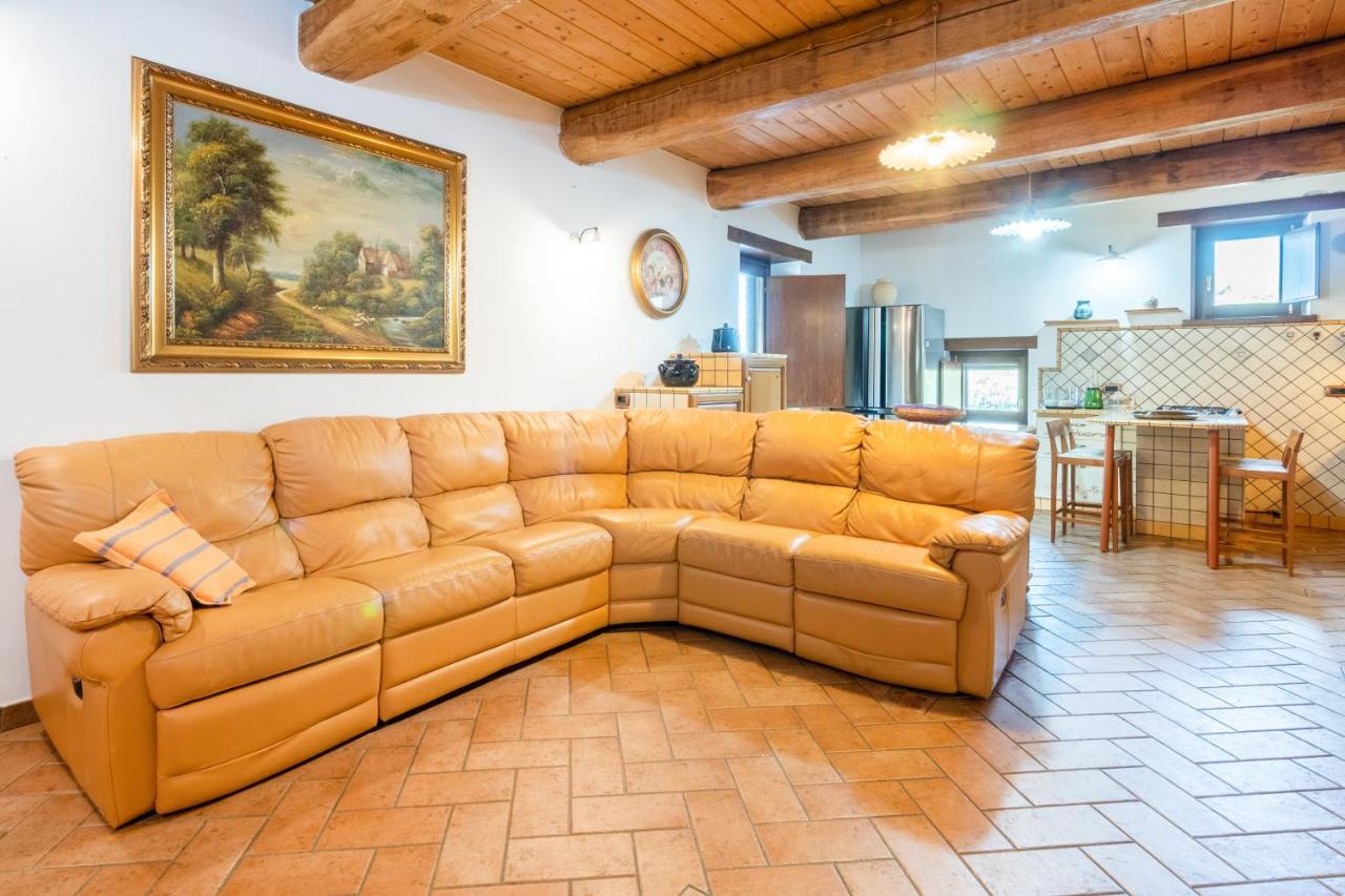 Villa Arcobaleno Apartment with patio&parking Urbino Esterno foto