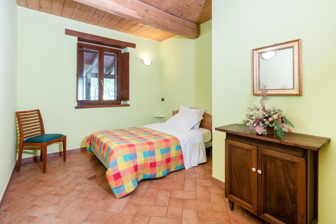 Villa Arcobaleno Apartment with patio&parking Urbino Esterno foto