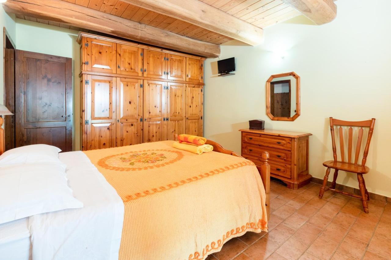 Villa Arcobaleno Apartment with patio&parking Urbino Esterno foto